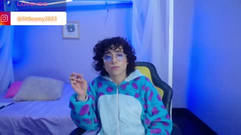 Snapshot of little__amy_ chatting on December 21, 9:04 pm AMY online show from December 21, 9:04 pm