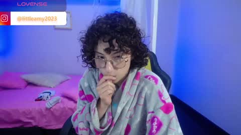 Snapshot of little__amy_ chatting on January 2, 7:12 am AMY online show from January 2, 7:12 am