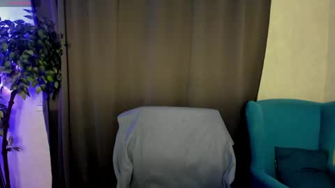 Isabel online show from April 30, 1:34 am