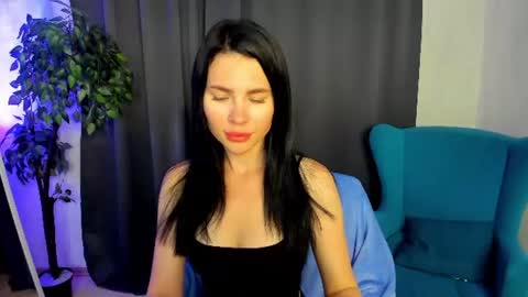 Snapshot of little__isabel chatting on June 29, 7:58 am Isabel online show from June 29, 7:58 am
