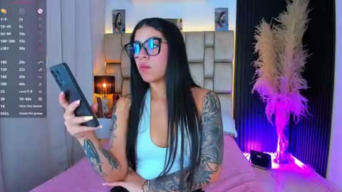 Sophie ---- connected from 1400 to 2100 Colombia time online show from August 3, 7:39 pm