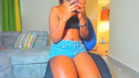 Snapshot of little_africa chatting on January 4, 2:46 pm little_africa online show from January 4, 2:46 pm