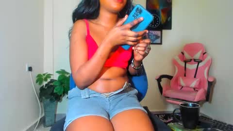 Snapshot of little_africa chatting on March 6, 10:30 am little_africa online show from March 6, 10:30 am