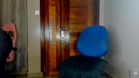 Snapshot of little_africa chatting on May 13, 8:12 am little_africa online show from May 13, 8:12 am