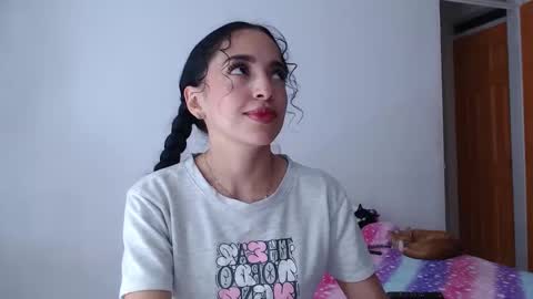 Snapshot of little_angelito2 chatting on November 12, 12:44 am TU ANGELITO online show from November 12, 12:44 am