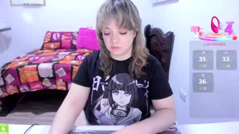 Snapshot of little_angely chatting on June 28, 4:51 am Angely online show from June 28, 4:51 am