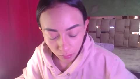 Snapshot of little_aphrodite2 chatting on December 18, 9:43 pm Aliciaparaisss online show from December 18, 9:43 pm