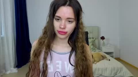 Snapshot of little_cuti1e chatting on June 16, 10:51 am Kathrine online show from June 16, 10:51 am