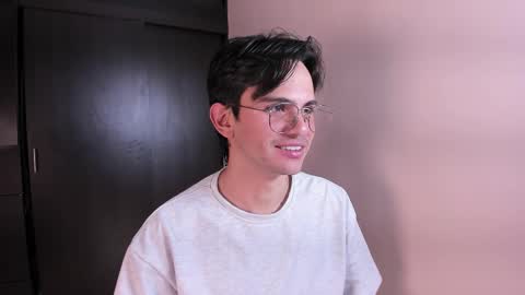 Snapshot of little_daniell chatting on November 27, 3:41 am Daniel online show from November 27, 3:41 am