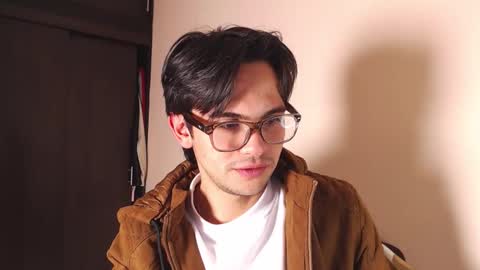 Snapshot of little_daniell chatting on December 15, 5:01 am Daniel online show from December 15, 5:01 am