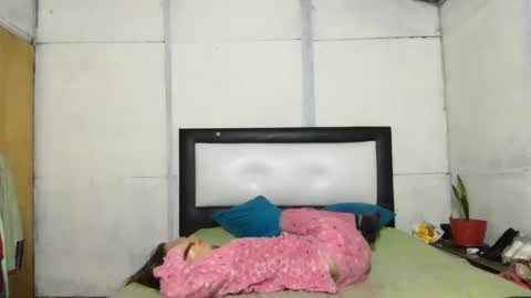 Snapshot of little_devil_diablita90 chatting on October 10, 12:15 pm Diablita online show from October 10, 12:15 pm