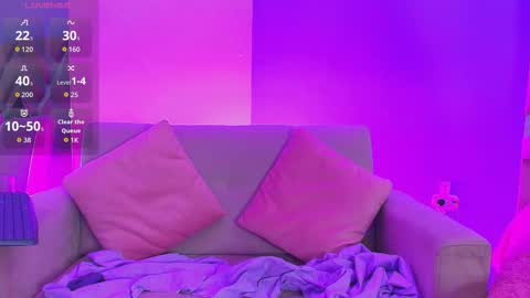 Ellie  online show from November 19, 7:47 pm