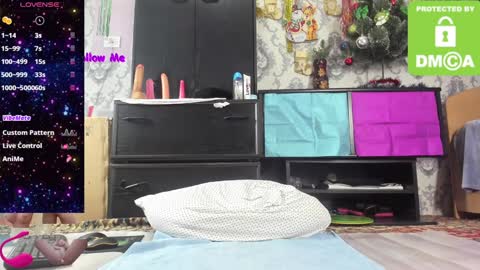 Snapshot of little_letti chatting on January 30, 8:32 am Letti online show from January 30, 8:32 am