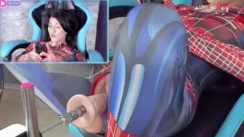 Snapshot of little_lili19 chatting on January 25, 12:38 am Lili online show from January 25, 12:38 am