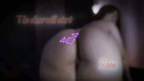 Maeve  online show from October 31, 11:28 pm