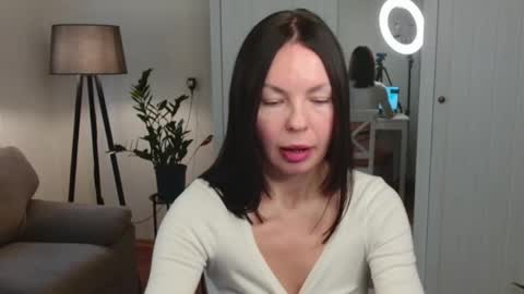 Nicole online show from November 11, 12:05 pm