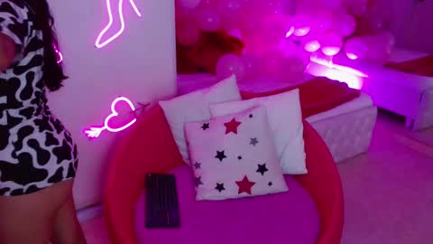 Paulette online show from November 22, 4:33 am