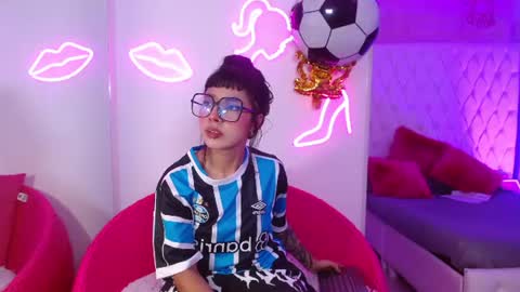 Snapshot of little_paulette chatting on July 9, 4:05 am Paulette online show from July 9, 4:05 am