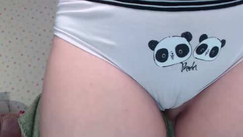 Snapshot of little_pearl_ chatting on September 20, 5:08 am Adaline online show from September 20, 5:08 am