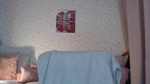 Snapshot of little_pearl_ chatting on December 18, 5:46 am Adaline online show from December 18, 5:46 am