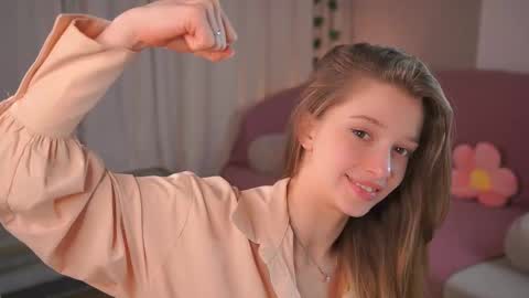 Snapshot of little_poetry chatting on March 11, 4:18 pm Kiki online show from March 11, 4:18 pm