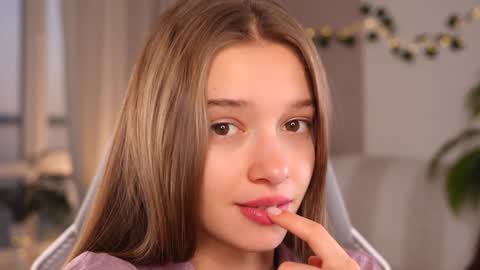 Snapshot of little_poetry chatting on September 9, 4:17 pm Kiki online show from September 9, 4:17 pm