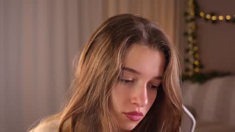 Snapshot of little_poetry chatting on October 7, 3:31 pm Kiki online show from October 7, 3:31 pm