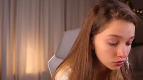 Snapshot of little_poetry chatting on October 18, 3:46 pm Kiki online show from October 18, 3:46 pm