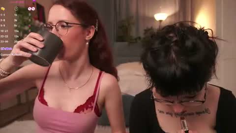 Snapshot of little_poetry chatting on June 20, 9:17 pm Kiki online show from June 20, 9:17 pm