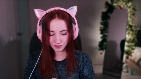 Snapshot of little_pretty_woman chatting on December 29, 3:46 pm little_pretty_woman online show from December 29, 3:46 pm