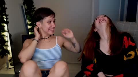 Snapshot of little_pretty_woman chatting on January 13, 8:04 pm little_pretty_woman online show from January 13, 8:04 pm