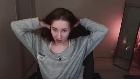 Snapshot of little_pretty_woman chatting on October 11, 6:06 pm little_pretty_woman online show from October 11, 6:06 pm