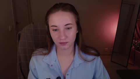 Snapshot of little_pretty_woman chatting on October 16, 7:37 pm little_pretty_woman online show from October 16, 7:37 pm