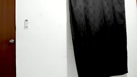 Snapshot of little_rapunsel_ chatting on January 8, 10:04 am RAPUNSEL AND CAIN online show from January 8, 10:04 am
