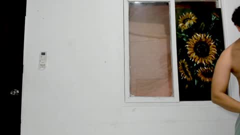 Snapshot of little_rapunsel_ chatting on February 8, 10:19 pm RAPUNSEL AND CAIN online show from February 8, 10:19 pm