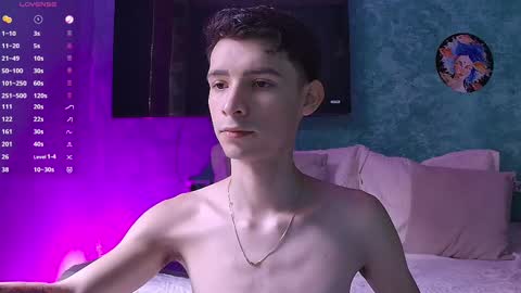 Snapshot of little_twiink chatting on November 17, 7:52 pm Juan Ferrer online show from November 17, 7:52 pm