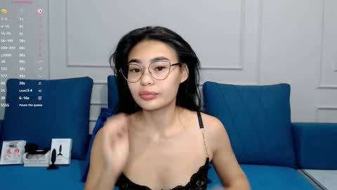 Kwan online show from November 12, 4:07 pm