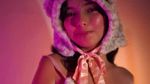 Snapshot of little_vel chatting on October 22, 6:29 pm Im your little Velinda online show from October 22, 6:29 pm