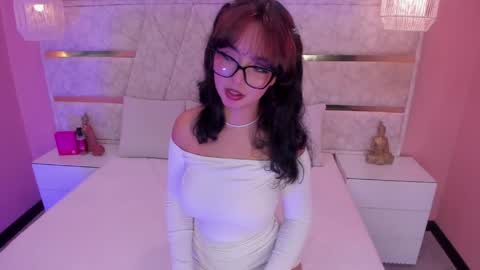 Im your little Velinda  online show from May 2, 9:31 pm
