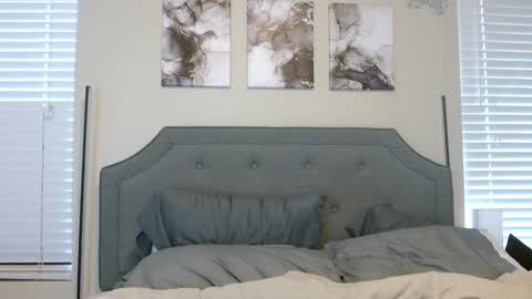 Snapshot of littlebearae chatting on February 6, 12:22 am Bea Rae online show from February 6, 12:22 am