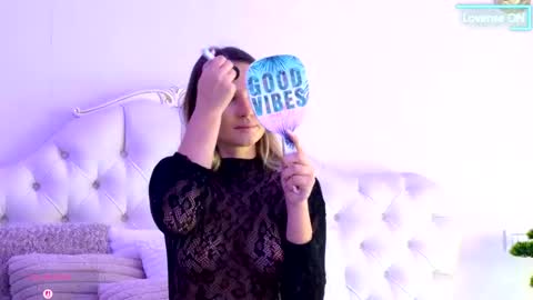 littleblondbunny online show from March 9, 6:06 am