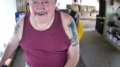 Snapshot of littled83057 chatting on October 31, 5:47 pm Littled83057 online show from October 31, 5:47 pm