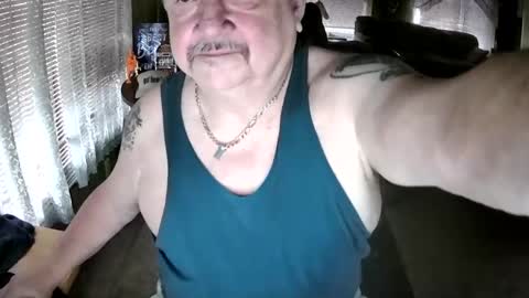Snapshot of littled83057 chatting on May 24, 4:12 pm Littled83057 online show from May 24, 4:12 pm