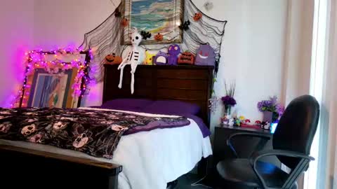 littledeathtrap online show from September 26, 8:24 pm