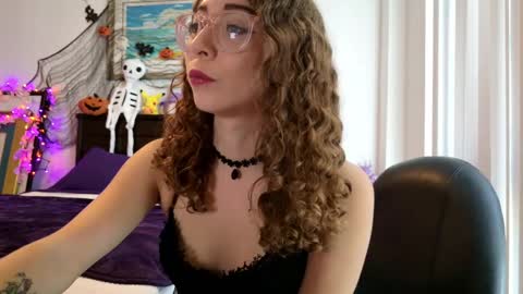 littledeathtrap online show from October 1, 7:09 pm