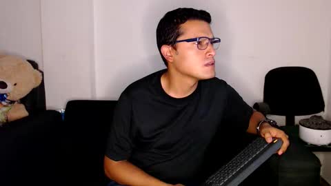 Snapshot of littledicklatin chatting on October 27, 2:48 am Manu online show from October 27, 2:48 am