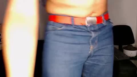 Snapshot of littledicklatin chatting on November 19, 3:17 am Manu online show from November 19, 3:17 am