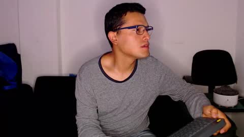 Manu online show from December 17, 2:39 am