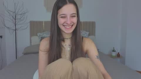 Snapshot of littlee_cherry18 chatting on December 2, 7:47 am Lana online show from December 2, 7:47 am