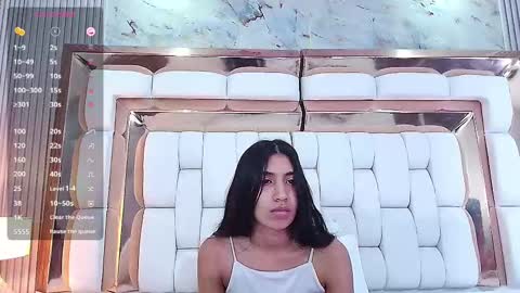 Snapshot of littlee_emilyy_ chatting on February 27, 6:07 am Emily  online show from February 27, 6:07 am